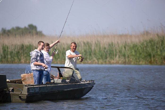 Best Electric Trolling Motors For Fishing